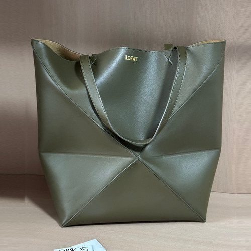 Loewe Puzzle Fold Glossy Calfskin Leather Large Tote Bag 1761 로에베 퍼즐 폴드 글로시 카프스킨 레더 라지 토트백 42cm