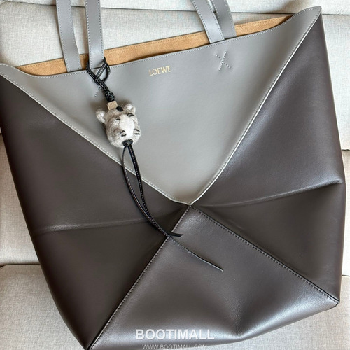 Loewe Puzzle Fold Glossy Calfskin Leather Large Tote Bag 1761 로에베 퍼즐 폴드 글로시 카프스킨 레더 라지 토트백 42cm