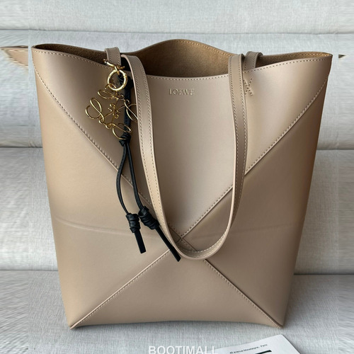 Loewe Puzzle Fold Glossy Calfskin Leather Small Tote Bag 1762 로에베 퍼즐 폴드 글로시 카프스킨 스몰 토트백 31.5cm