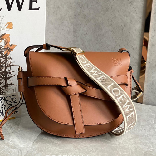 Loewe Gate Dual Calfskin Leather Embroidered Strap Shoulder Bag 10183 로에베 게이트 듀얼 카프스킨 자수 스트랩 숄더 크로스백 25cm