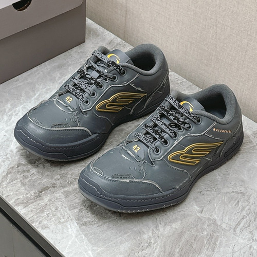 Balenciaga Hamptons Leather Distressed Chunky Sneakers 발렌시아가 햄튼스 레더 디스트레스드 청키 스니커즈