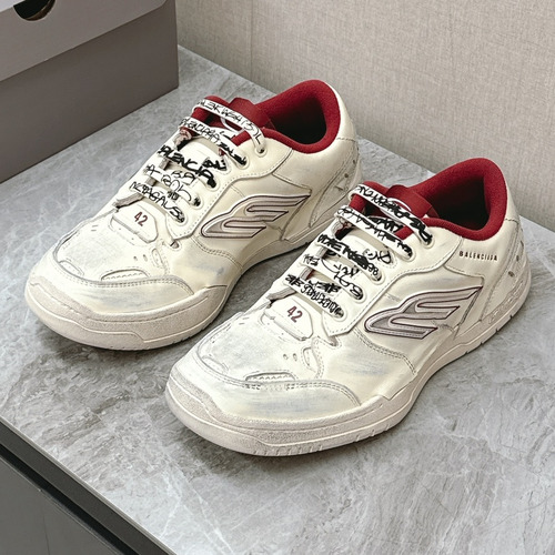 Balenciaga Hamptons Leather Distressed Chunky Sneakers 발렌시아가 햄튼스 레더 디스트레스드 청키 스니커즈