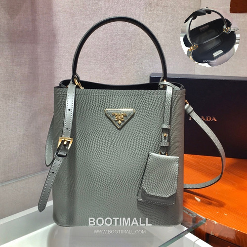 Prada Saffiano Leather Double Tote Bag with Triangle Logo and Magnetic Pocket Detail 프라다 사피아노 가죽 트라이앵글 로고 마그네틱 포켓 더블 토트백 1BA212 22cm