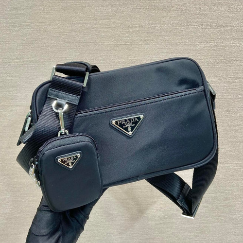 Prada Re-Nylon Three-in-One Shoulder Bag with Detachable Mini Pouch Strap Detail 프라다 리나일론 탈부착 미니 파우치 스트랩 삼합일 숄더백 1BC167 23cm