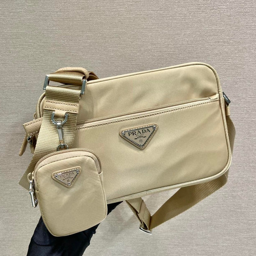 Prada Re-Nylon Three-in-One Shoulder Bag with Detachable Mini Pouch Strap Detail 프라다 리나일론 탈부착 미니 파우치 스트랩 삼합일 숄더백 1BC167 23cm