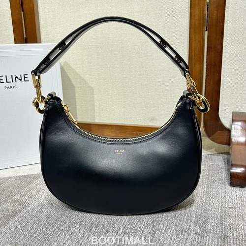 Celine Ava Strap Leather Shoulder Bag with Adjustable Buckle Detail 셀린느 아바 스트랩 레더 조절 버클 숄더백 196923 24cm