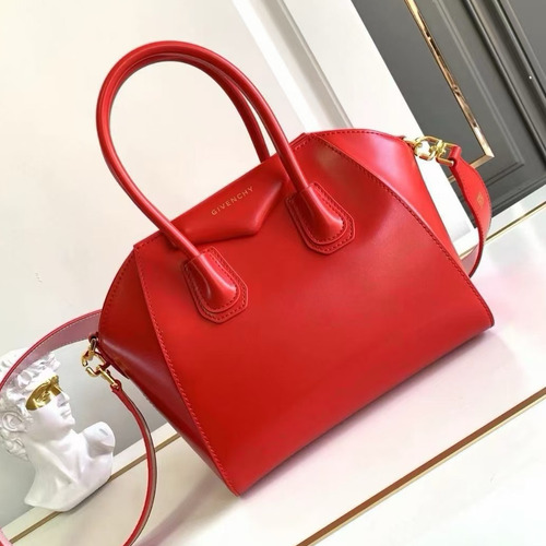 Givenchy Antigona Box Leather Tote Bag with Gold Hardware Detail 지방시 안티고나 박스 레더 골드 하드웨어 토트백 9981-3 22cm