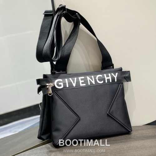 Givenchy Nylon Canvas Crossbody Bag with Calfskin Trim and Logo Zip Detail 지방시 나일론 캔버스 카프스킨 트림 로고 지퍼 크로스바디백 26cm