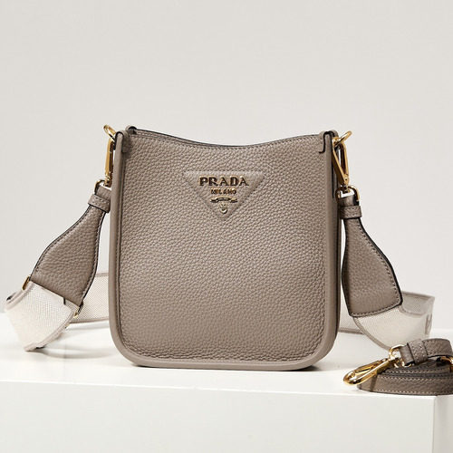 Prada Leather Mini Tote Bag with Triangle Logo and Dual Strap Detail 프라다 레더 트라이앵글 로고 듀얼 스트랩 미니 토트백 1BH191-1 19cm