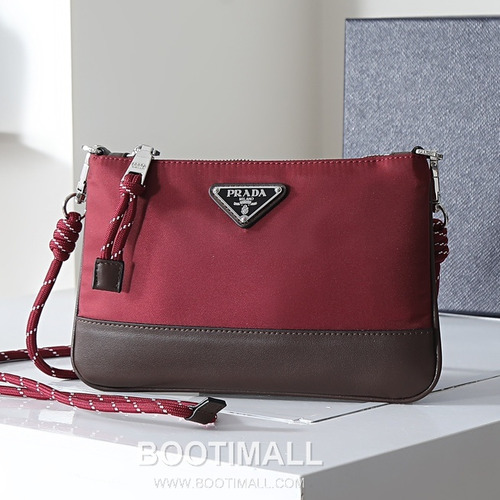 Prada Re-Nylon Smartphone Pouch with Strap Detail 프라다 리나일론 스마트폰 파우치 스트랩 디테일 2ZT073 22cm