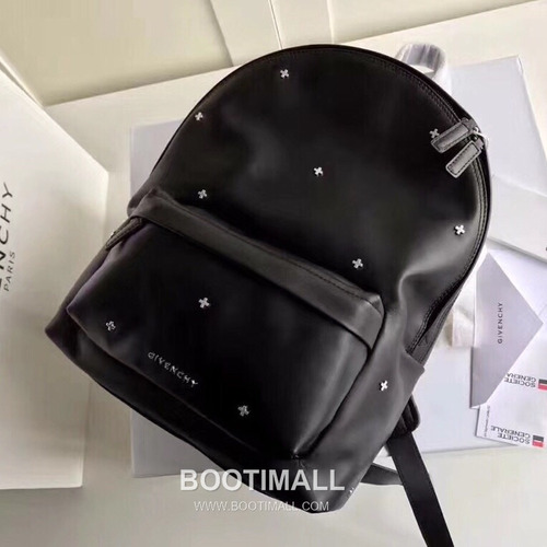 Givenchy Calfskin Travel Backpack with Logo Strap Detail 지방시 카프스킨 트래블 백팩 로고 스트랩 디테일 34cm