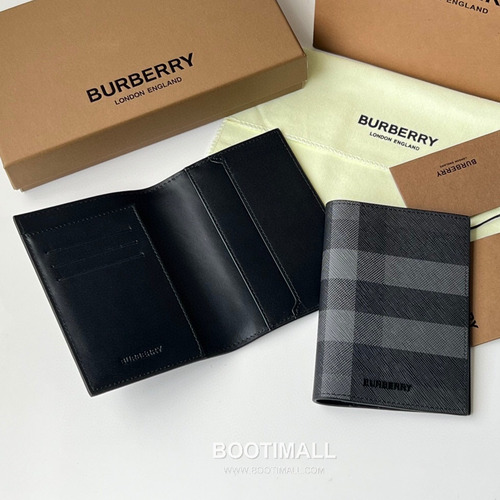 Burberry Check Canvas Calfskin Passport Holder Wallet with Folding Detail 버버리 체크 캔버스 송아지 가죽 여권지갑 폴딩 구조 173129 14cm