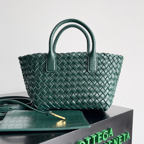 Bottega Veneta Mini Cabat Intrecciato Lambskin Tote Bag with Layered Weave Detail 보테가베네타 미니 카바 인트레치아토 램스킨 토트백 레이어드 위빙 22cm