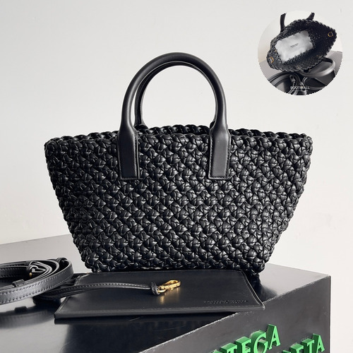Bottega Veneta Mini Cabat Intrecciato Lambskin Tote Bag with Layered Weave Detail 보테가베네타 미니 카바 인트레치아토 램스킨 토트백 레이어드 위빙 22cm