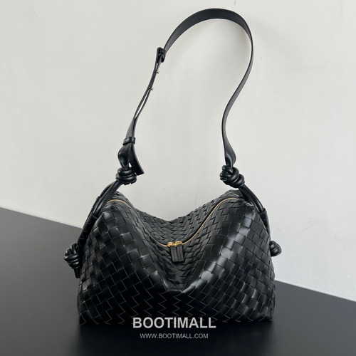 Bottega Veneta Loop Intrecciato Leather Camera Bag with Knot Handle Detail 보테가베네타 루프 인트레치아토 가죽 카메라백 매듭 핸들 38cm