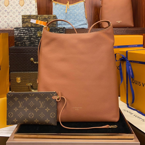 Louis Vuitton Low Key Hobo MM Calfskin Leather Shoulder Bag with Adjustable Strap Lock Detail 루이비통 로우키 호보 MM M24974 카프스킨 숄더백 락 디테일 31cm