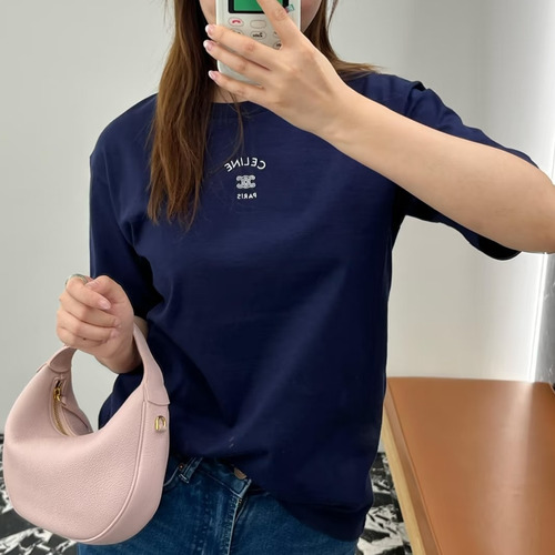 Celine 2026FW Triomphe Embroidered Cotton T-Shirt with Logo Detail 셀린느 2026FW 트리옹프 자수 코튼 반팔 티셔츠 로고 디테일