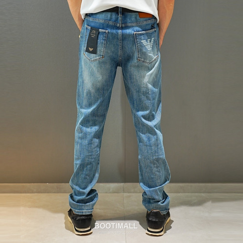 Armani 2026 SS Cotton Blend Denim Pants with Washed Finish 아르마니 2026 SS 코튼 혼방 데님 팬츠 워싱 가공
