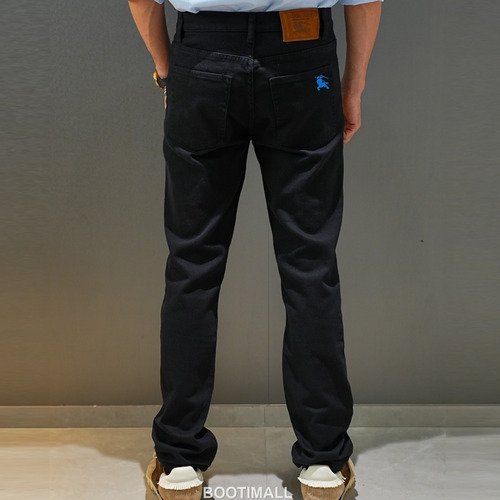 Burberry 2026 SS Cotton Blend Denim Pants with Washed Finish 버버리 2026 SS 코튼 혼방 데님 팬츠 워싱 가공