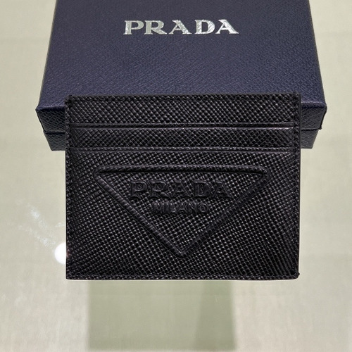 Prada Saffiano Leather Card Holder Wallet with Triangle Logo Detail 프라다 사피아노 레더 트라이앵글 로고 카드홀더 지갑 P398766015 10cm