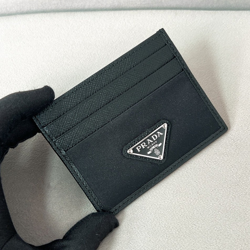 Prada Oil Wax Leather Card Holder Wallet with Triangle Logo Detail 프라다 오일왁스 레더 트라이앵글 로고 카드홀더 지갑 P398766022 10cm