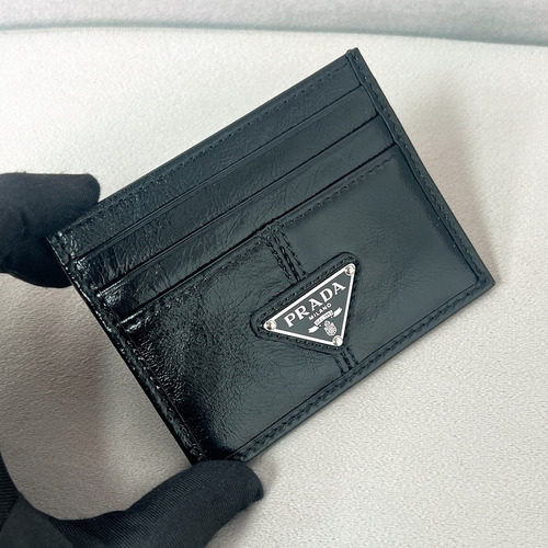 Prada Oil Wax Leather Card Holder Wallet with Triangle Logo Detail 프라다 오일왁스 레더 트라이앵글 로고 카드홀더 지갑 P398766022 10cm