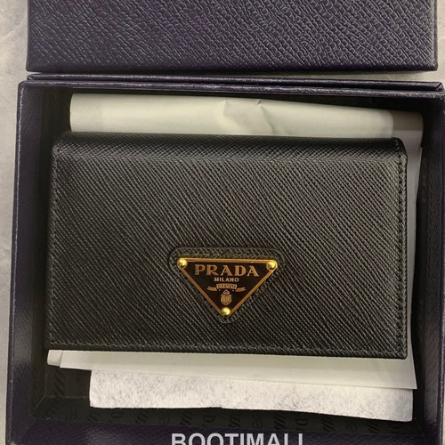 Prada Calfskin Leather Card Holder Wallet with Snap Closure Detail 프라다 카프스킨 레더 스냅 클로저 카드홀더 지갑 1MC122 11cm