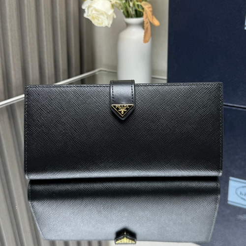 Prada Saffiano Leather Long Wallet with Zip Coin Pocket Triangle Logo Detail 프라다 사피아노 레더 지퍼 코인포켓 트라이앵글 로고 장지갑 1MV025 18cm