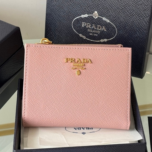 Prada Saffiano Leather Compact Wallet with Snap Closure Card Slot Detail 프라다 사피아노 레더 스냅 클로저 카드슬롯 반지갑 1ML050 10cm
