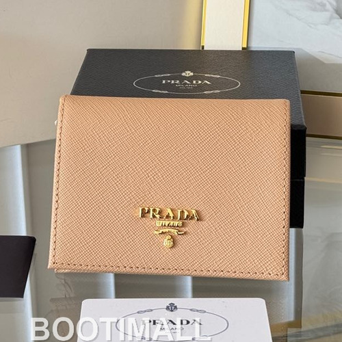 Prada Saffiano Leather Compact Wallet with Coin Pocket Detail 프라다 사피아노 레더 코인포켓 반지갑 1M0204 11.2cm