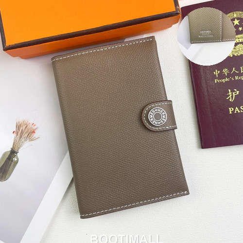 Hermes Evercolor Calfskin Leather Passport Holder Wallet with Snap Closure Detail 에르메스 에버컬러 카프스킨 레더 스냅 클로저 여권지갑 518 13.5cm