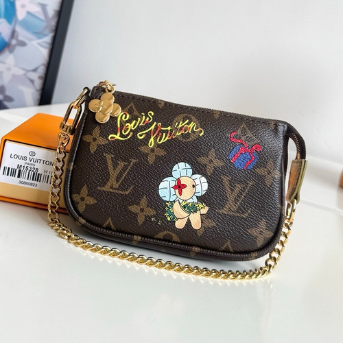 Louis Vuitton Mini Pochette Accessories Monogram Canvas Pouch with Chain Hook Detail 루이비통 미니 포쉐트 액세서리 모노그램 캔버스 체인 훅 디테일 파우치 M15328 15.5cm