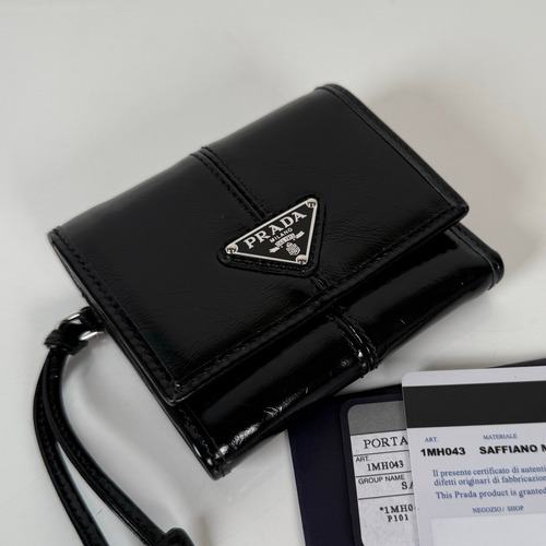 Prada Oiled Wax Calfskin Bi-Fold Wallet with Flap Coin Pocket Multi Slot Detail 프라다 오일드 왁스 카프스킨 플랩 코인포켓 멀티 슬롯 반지갑 1MH043 10cm