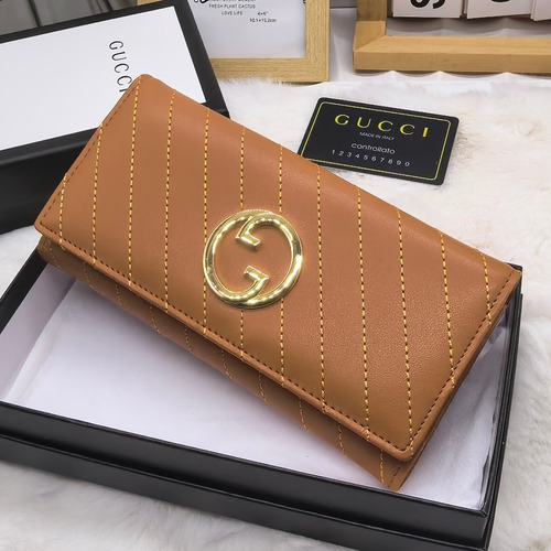 Gucci Calfskin Leather Bi-Fold Wallet with New Logo Detail 구찌 카프스킨 레더 바이폴드 반지갑 뉴로고 디테일 8655 11cm
