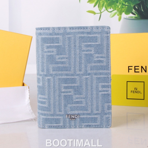 Fendi Calfskin Bi-Fold Wallet with Compact Multi Slot Detail 펜디 카프스킨 컴팩트 멀티 슬롯 반지갑 SF07 11.2cm