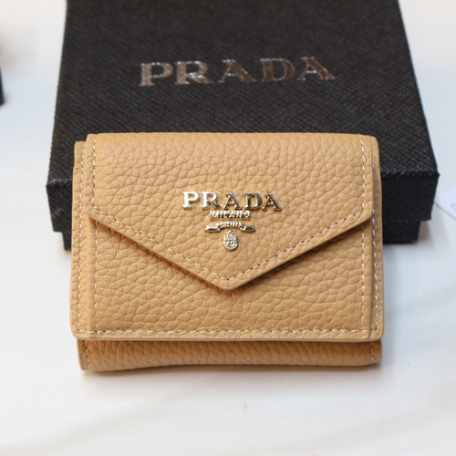 Prada Calfskin Leather Coin Wallet with Snap Closure 프라다 카프스킨 레더 코인 지갑 스냅클로저 2519 10.5cm