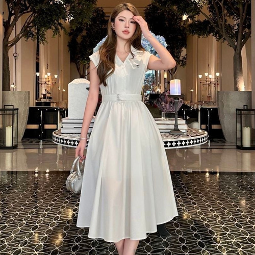 Dior 2026 S/S Polyester Dress Bee Embroidered Logo Detail 디올 폴리에스터 드레스 비 자수 로고 디테일