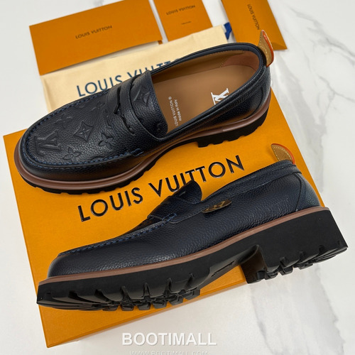 Louis Vuitton Monogram Embossed Calfskin Leather Platform Loafer Shoes with Chunky Rubber Sole Detail 루이비통 모노그램 엠보싱 카프스킨 레더 플랫폼 로퍼 슈즈 4.5cm