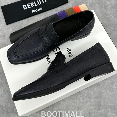 Berluti Lorenzo Goatskin Leather Loafer Shoes with Scritto Rubber Sole Detail 벨루티 로렌조 고트스킨 레더 로퍼 슈즈 2.5cm