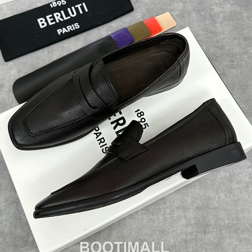 Berluti Lorenzo Goatskin Leather Loafer Shoes with Scritto Rubber Sole Detail 벨루티 로렌조 고트스킨 레더 로퍼 슈즈 2.5cm