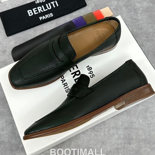 Berluti Lorenzo Goatskin Leather Loafer Shoes with Scritto Rubber Sole Detail 벨루티 로렌조 고트스킨 레더 로퍼 슈즈 2.5cm