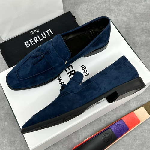 Berluti Lorenzo Suede Calfskin Leather Loafer Shoes with Scritto Rubber Sole Detail 벨루티 로렌조 스웨이드 카프스킨 레더 로퍼 슈즈 2.5cm