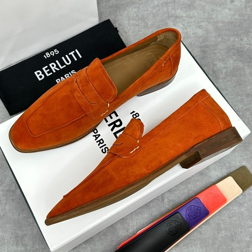 Berluti Lorenzo Suede Calfskin Leather Loafer Shoes with Scritto Rubber Sole Detail 벨루티 로렌조 스웨이드 카프스킨 레더 로퍼 슈즈 2.5cm