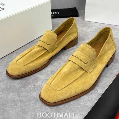 Berluti Lorenzo Suede Calfskin Leather Loafer Shoes with Scritto Rubber Sole Detail 벨루티 로렌조 스웨이드 카프스킨 레더 로퍼 슈즈 2.5cm