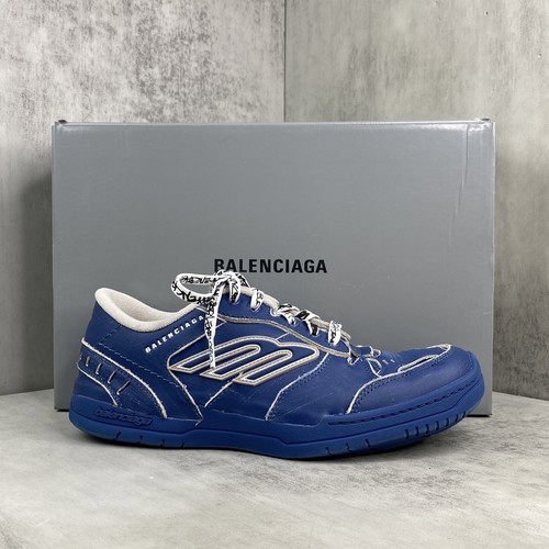 Balenciaga Hampton Leather Low Sneakers with Distressed Stitching Logo Detail 발렌시아가 햄튼 레더 로우 스니커즈 디스트레스드 스티치 로고 디테일 3cm