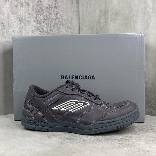 Balenciaga Hampton Leather Low Sneakers with Distressed Stitching Logo Detail 발렌시아가 햄튼 레더 로우 스니커즈 디스트레스드 스티치 로고 디테일 3cm