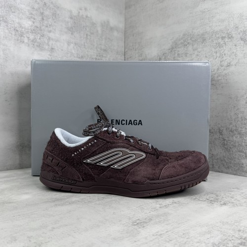 Balenciaga Hampton Leather Low Sneakers with Distressed Stitching Logo Detail 발렌시아가 햄튼 레더 로우 스니커즈 디스트레스드 스티치 로고 디테일 3cm