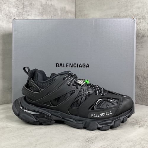 Balenciaga Track Mesh Nylon Chunky Sneakers with Layered Panel TPU Logo Detail 발렌시아가 트랙 메쉬 나일론 청키 스니커즈 레이어드 패널 TPU 로고 디테일 3cm