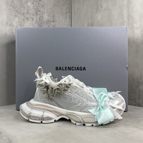 Balenciaga 3XL Denim Mesh Polyurethane Chunky Sneakers with Lace Ribbon Reflective Detail 발렌시아가 3XL 데님 메쉬 폴리우레탄 청키 스니커즈 레이스 리본 리플렉티브 디테일 3cm