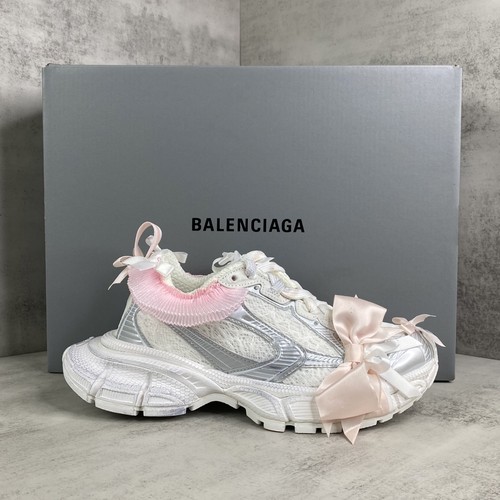 Balenciaga 3XL Denim Mesh Polyurethane Chunky Sneakers with Lace Ribbon Reflective Detail 발렌시아가 3XL 데님 메쉬 폴리우레탄 청키 스니커즈 레이스 리본 리플렉티브 디테일 3cm